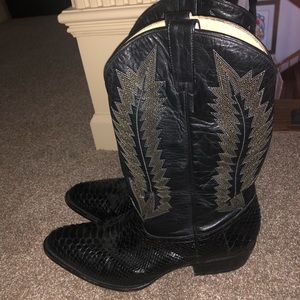 Men’s (12) Black Snakeskin Genuine Leather Boots. Disregard previous listing.